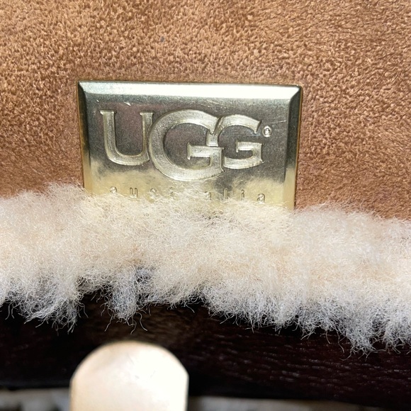 Ugg Handbag / Purse - EXCELLENT CONDITION!! Measurements in pictures! - Picture 2 of 14